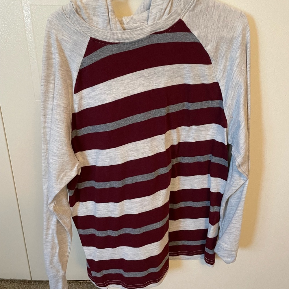 Boys 7/8 long sleeve shirt like new